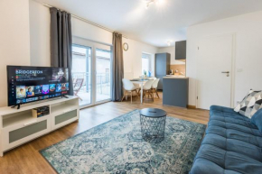 BRIGHT - XXL-Apartment - 10 Guests - 2 Apartments - 2 Kitchen - 2 Parking, Augsburg
